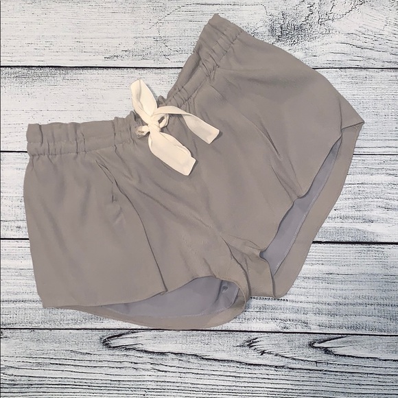 Aritzia Wilfred Gray Montrouge Shorts - Picture 3 of 10